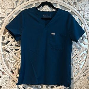Figs Pacific Blue Catarina One Pocket Scrub Top